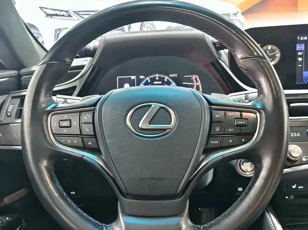 Lexus ES — фото 4