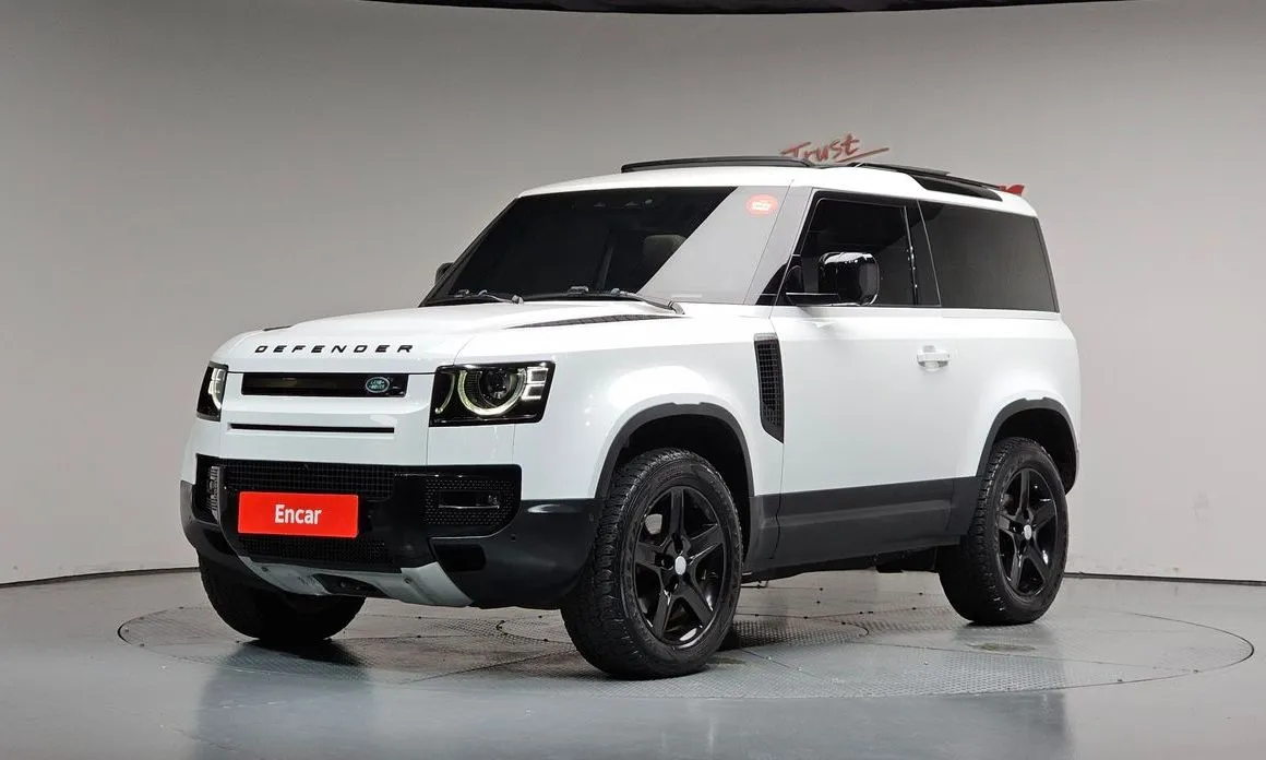 Land Rover Defender — фото 1