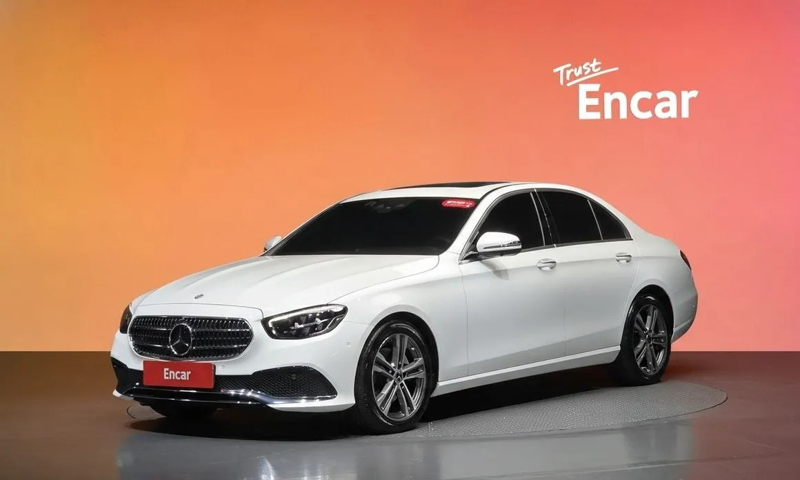 Mercedes-Benz E-Class — фото 1