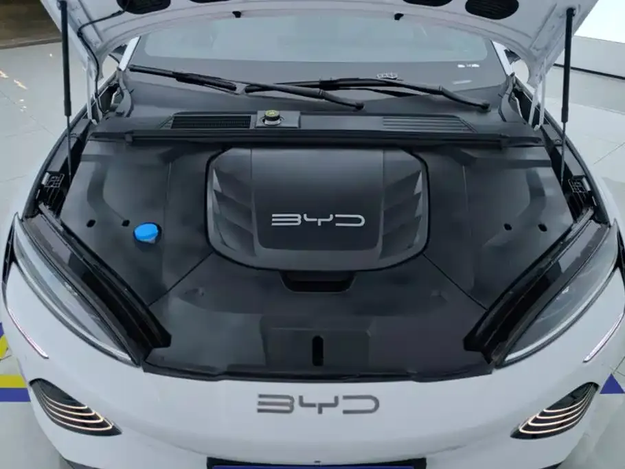BYD Seal — фото 10