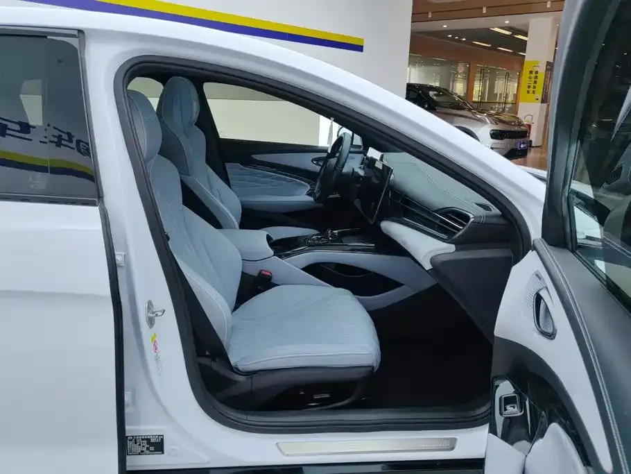 BYD Seal — фото 9