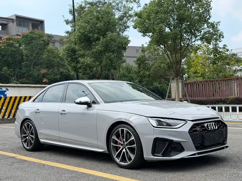 Audi S4 — фото 1