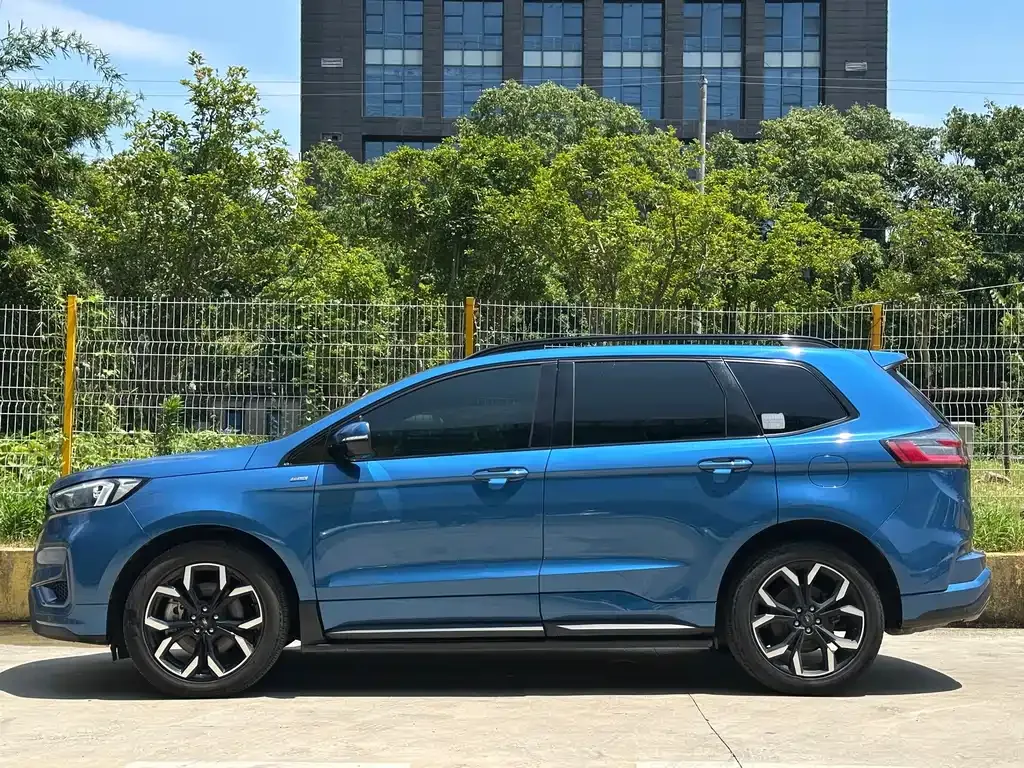 Ford Edge — фото 6
