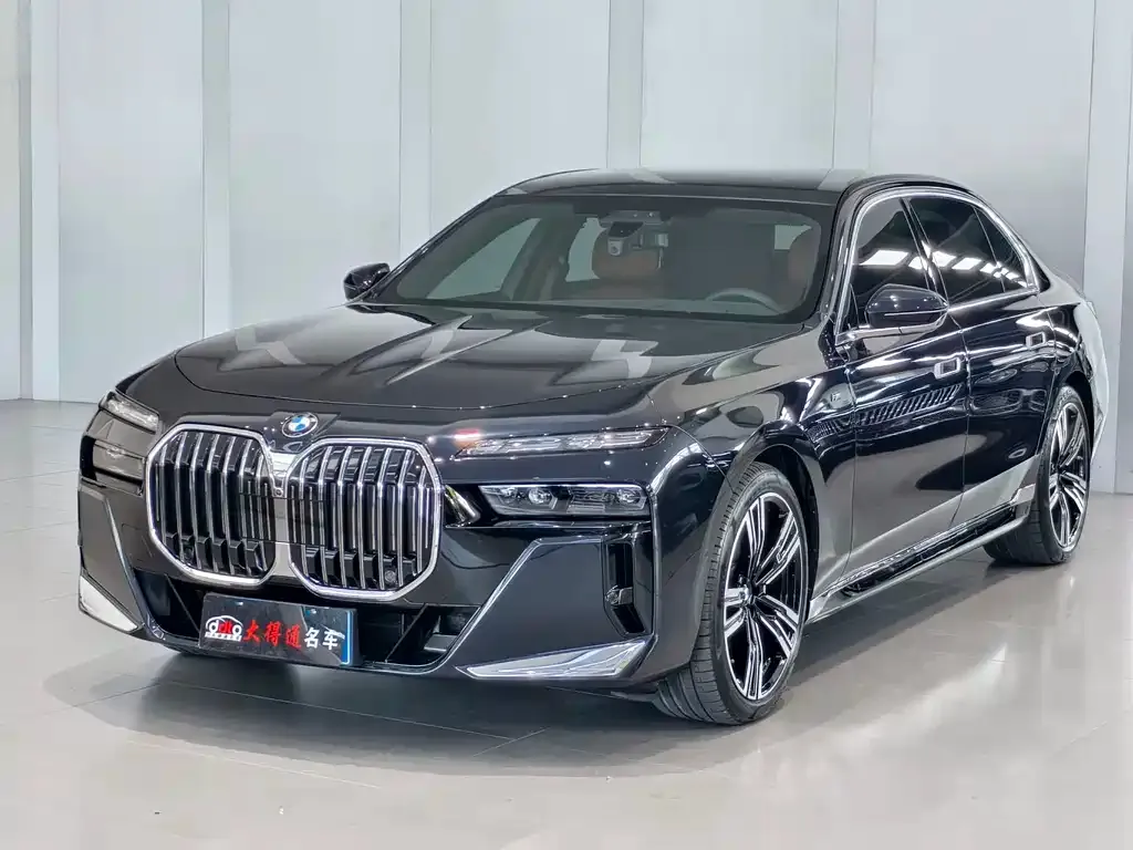 BMW 7 Series — фото 1