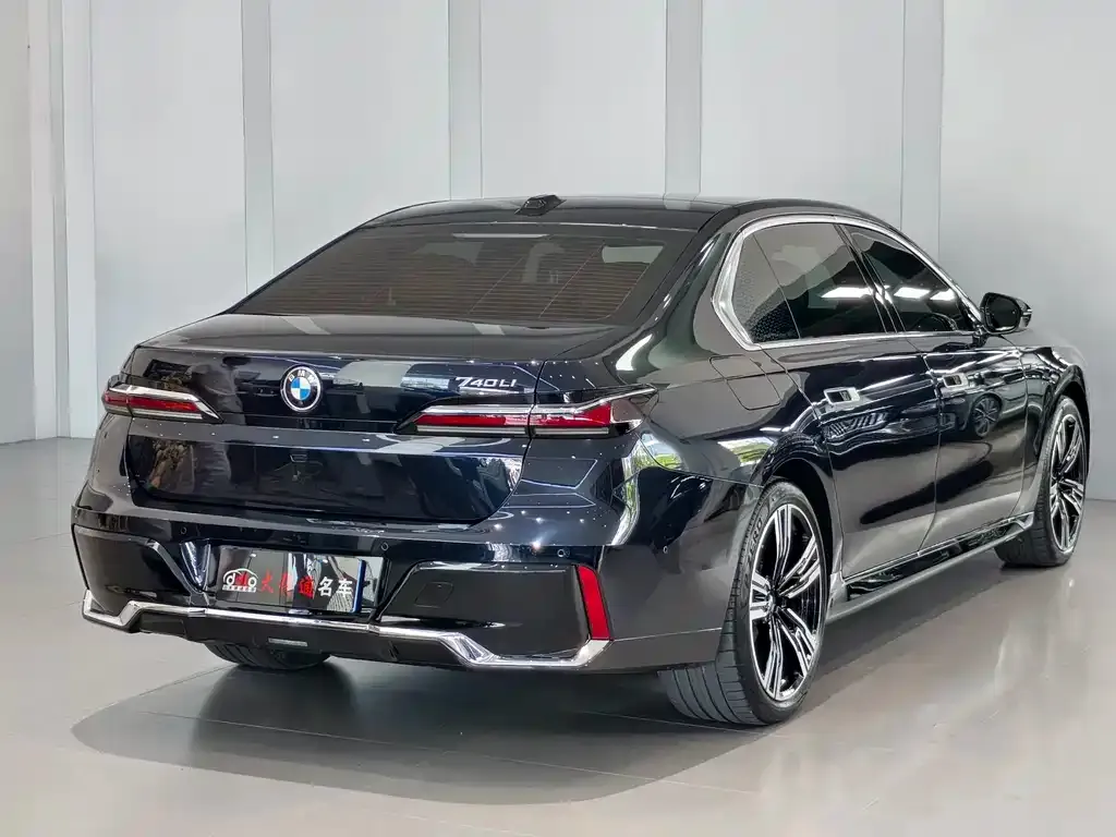 BMW 7 Series — фото 5