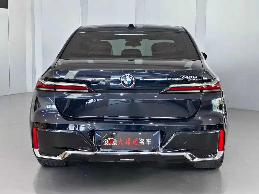 BMW 7 Series — фото 2