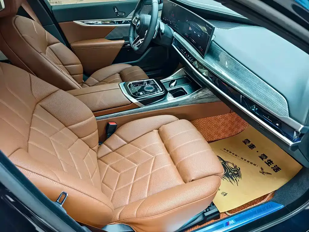 BMW 7 Series — фото 10