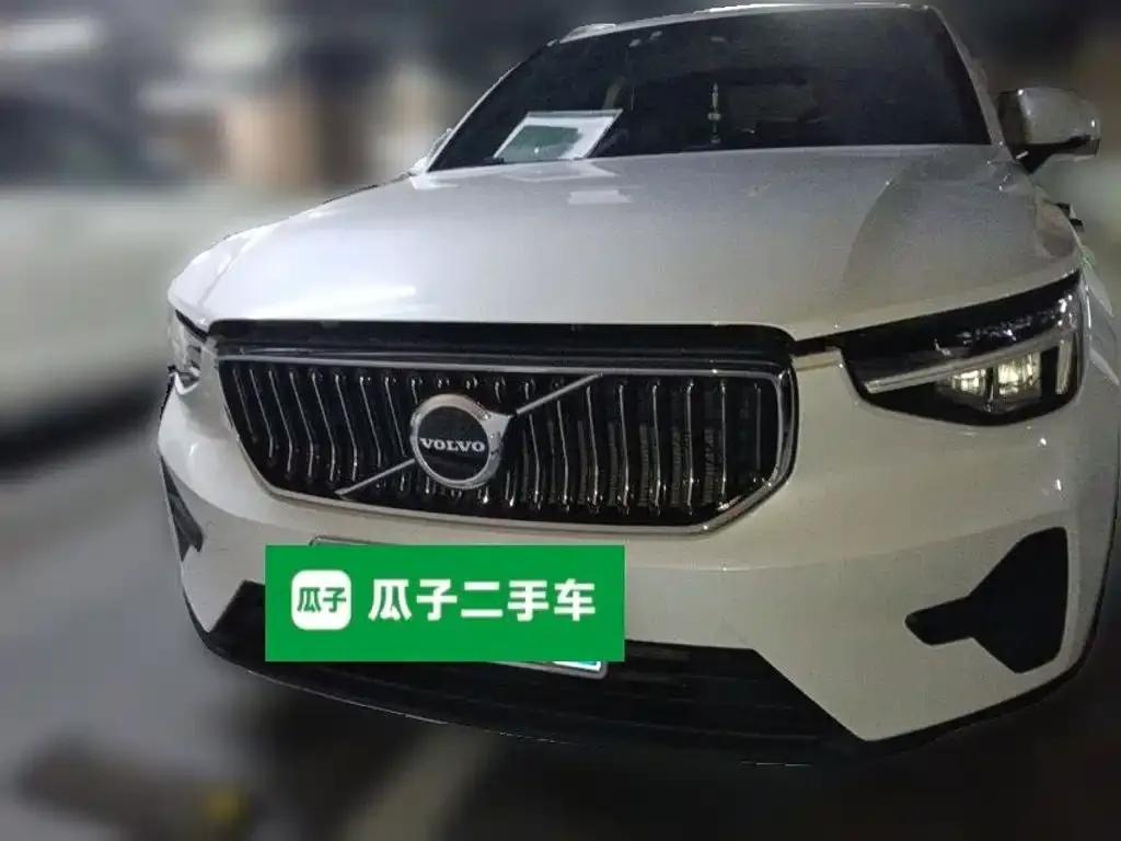 Volvo XC40 — фото 2