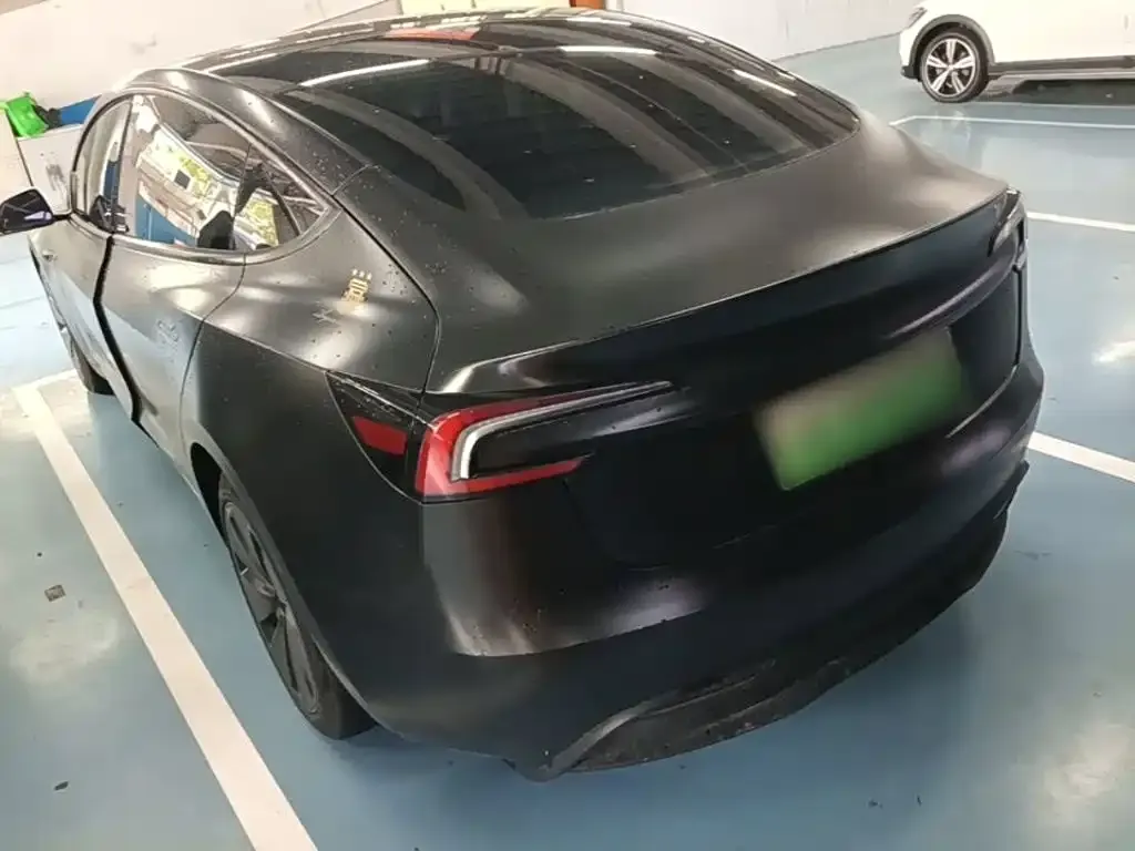 Tesla Model 3 — фото 2