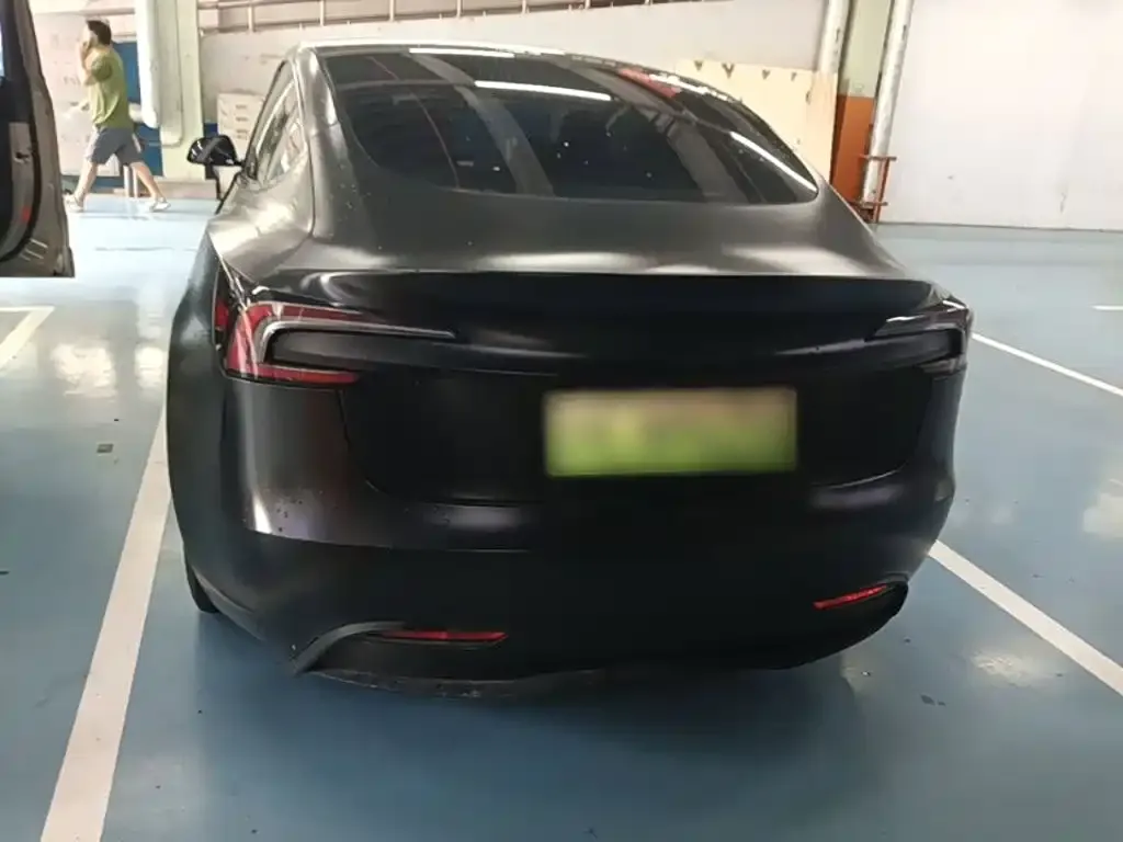 Tesla Model 3 — фото 4