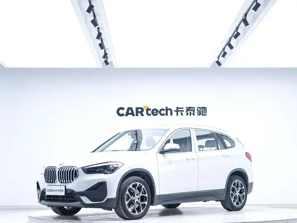 BMW X1 — фото 1