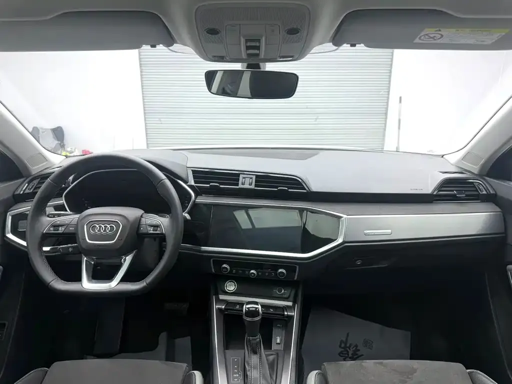 Audi Q3 — фото 10