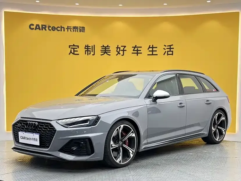 Audi RS 4 — фото 1