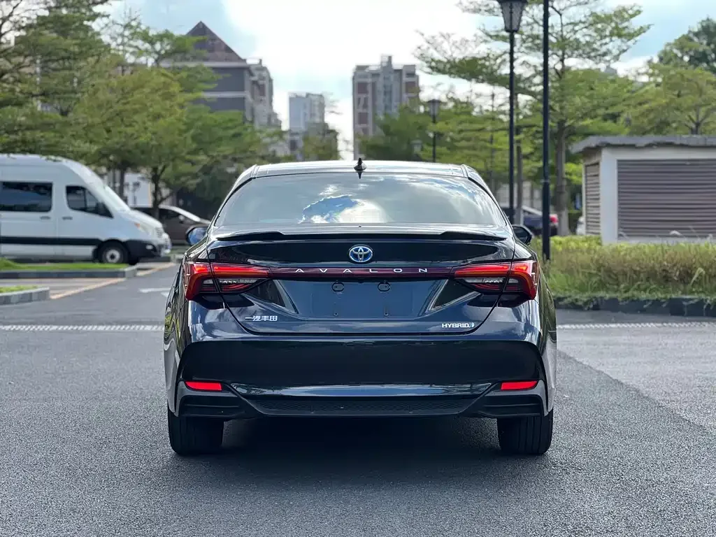 Toyota Avalon — фото 10