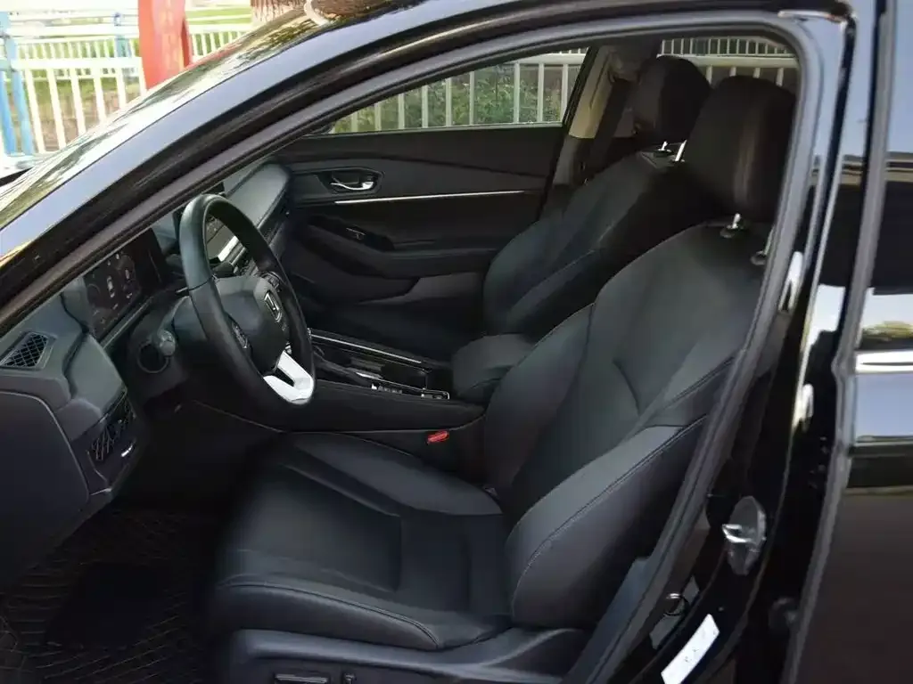 Honda Accord — фото 10