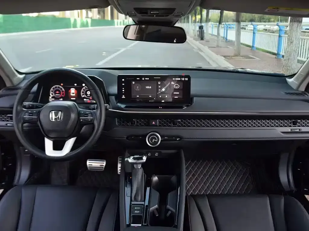 Honda Accord — фото 9