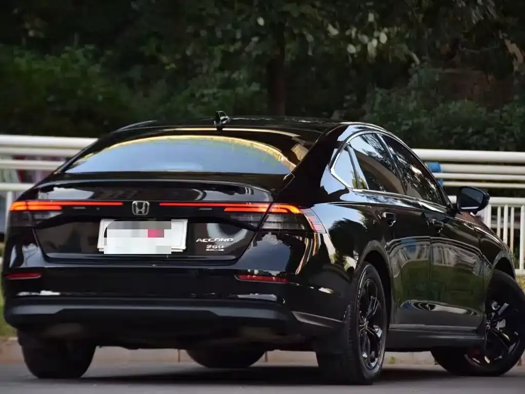 Honda Accord — фото 8