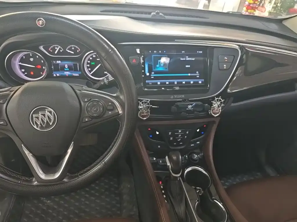 Buick Envision Plus — фото 2
