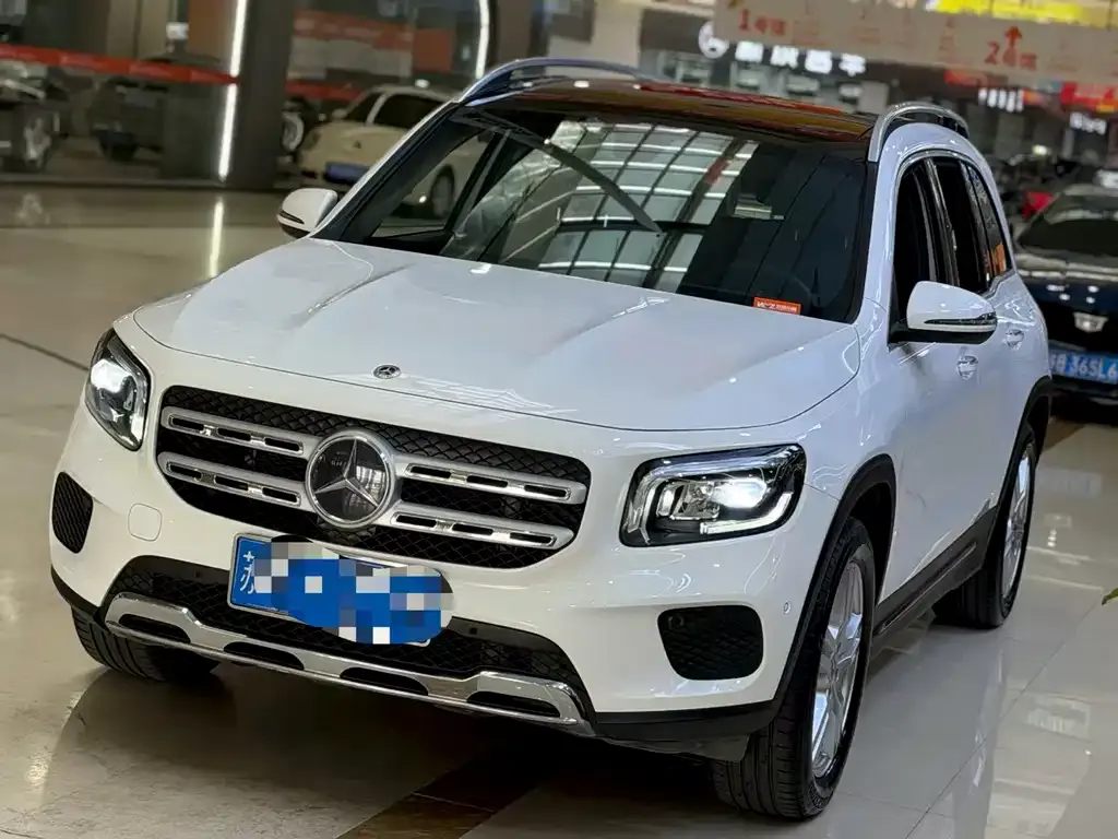 Mercedes-Benz GLB — фото 1