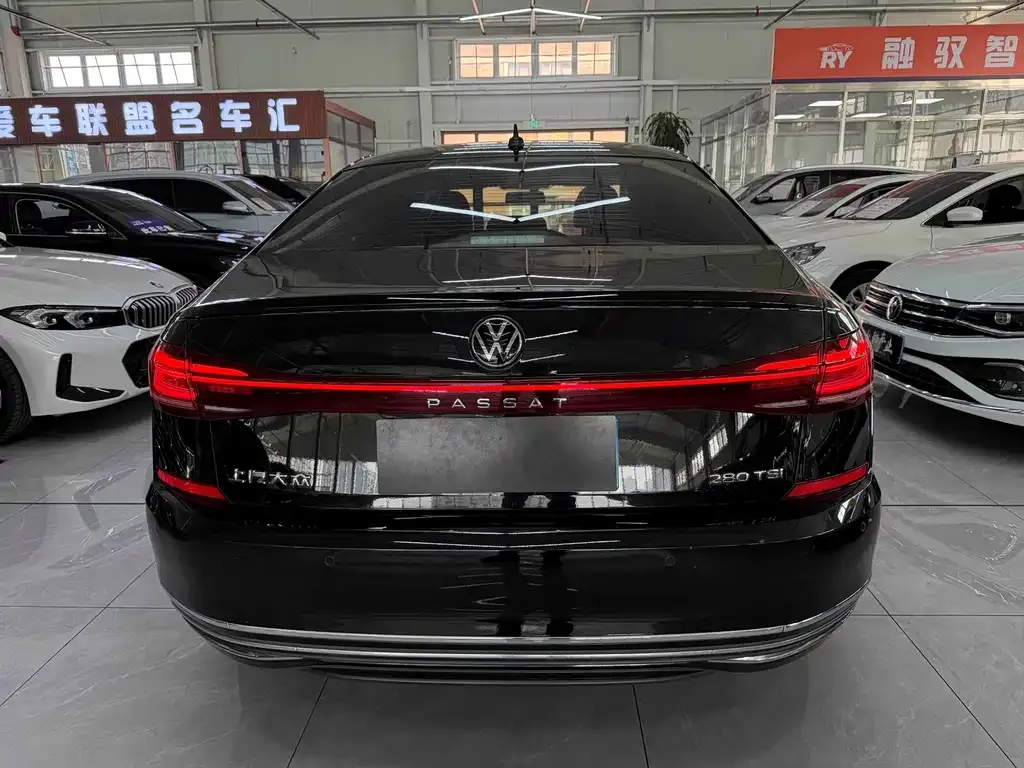 Volkswagen Passat — фото 5
