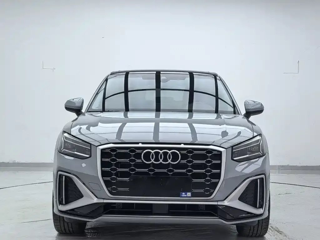 Audi Q2L — фото 2