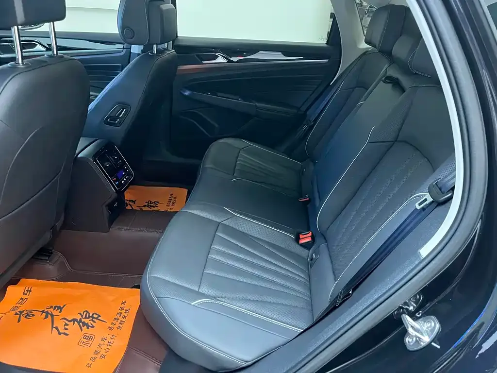 Volkswagen Passat — фото 7