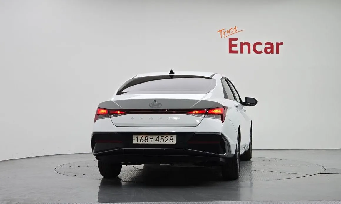 Hyundai AVANTE — фото 2
