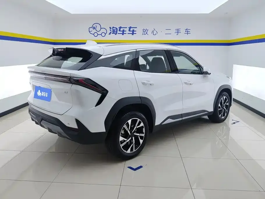 Geely Galaxy L7 — фото 10