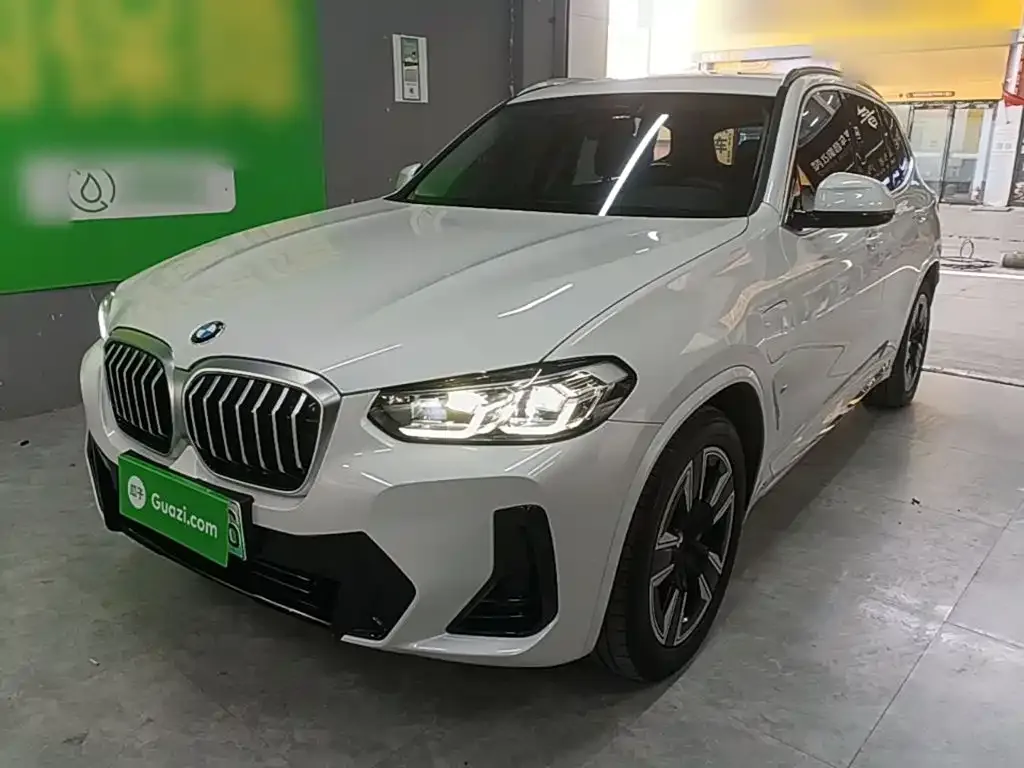 BMW iX3 — фото 1
