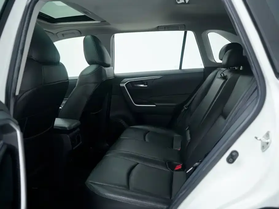 Toyota RAV4 — фото 2