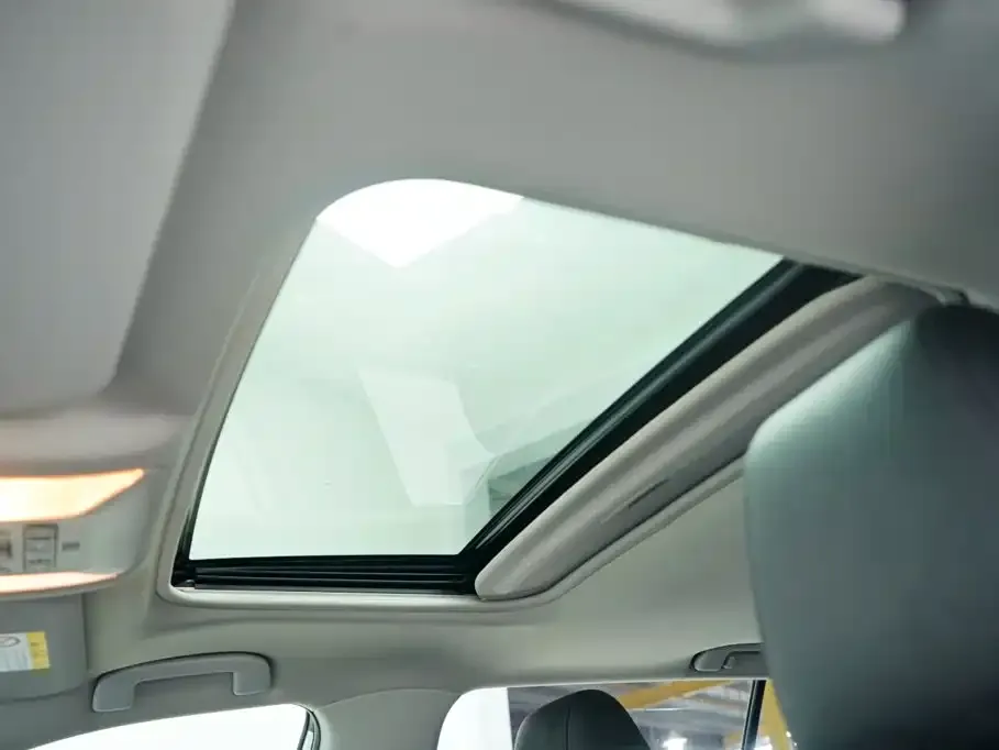 Toyota RAV4 — фото 3