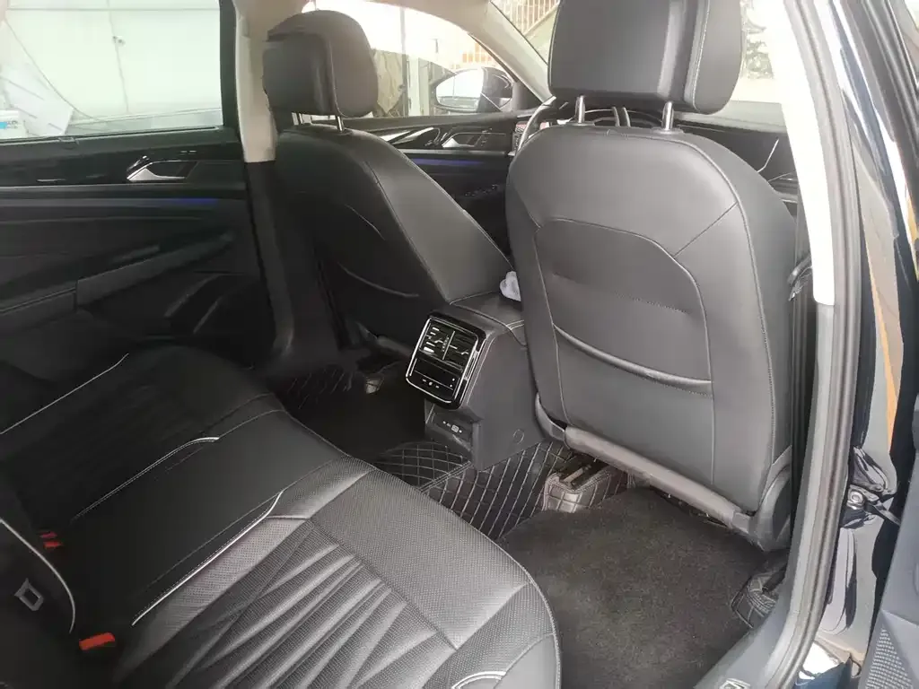Volkswagen Passat — фото 7