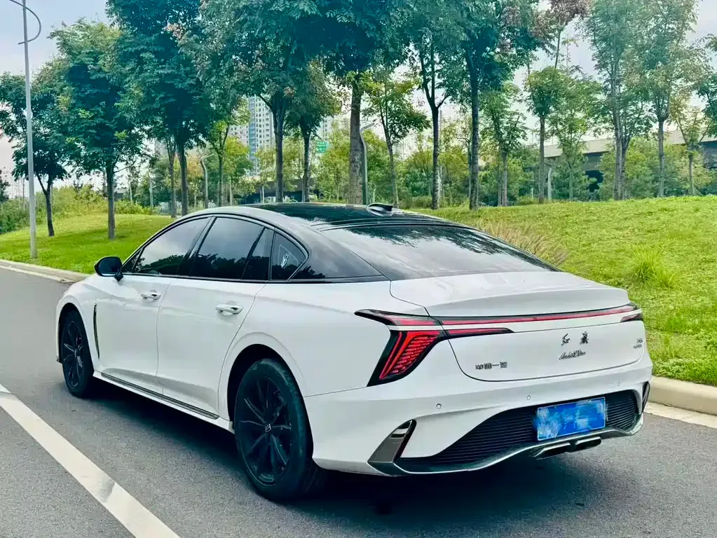 Hongqi H6 — фото 8