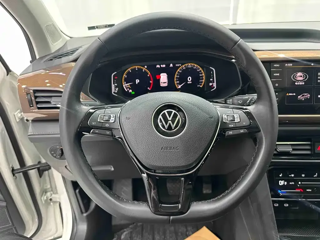 Volkswagen Tharu — фото 4