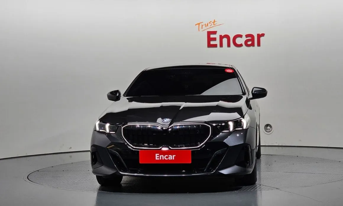 BMW i5 — фото 2