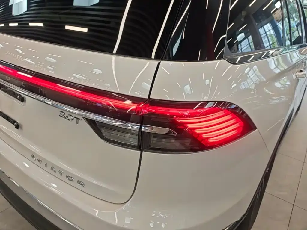 Lincoln Aviator — фото 10