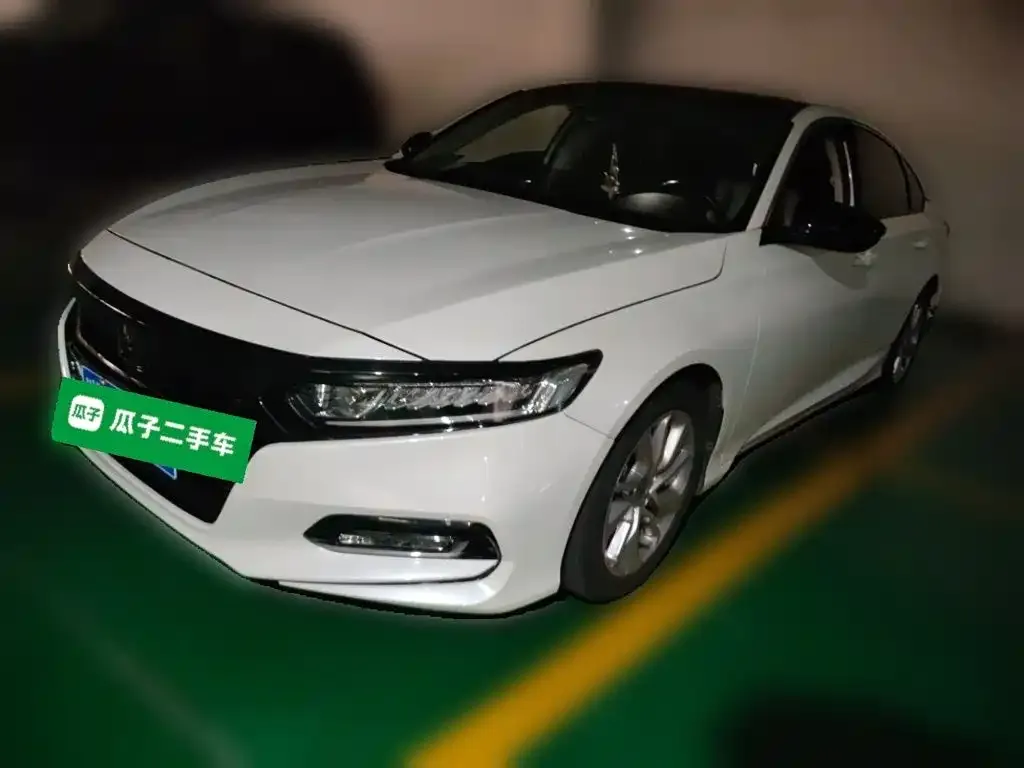 Honda Accord — фото 1