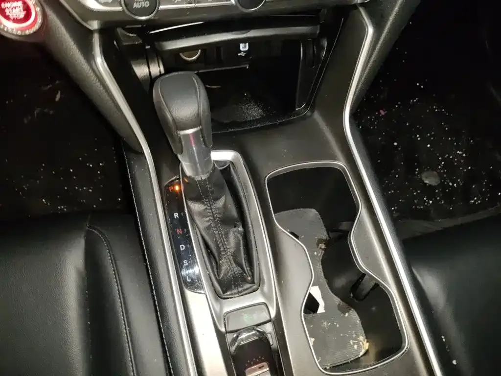 Honda Accord — фото 5
