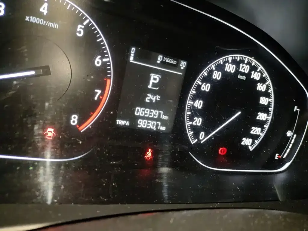 Honda Accord — фото 9