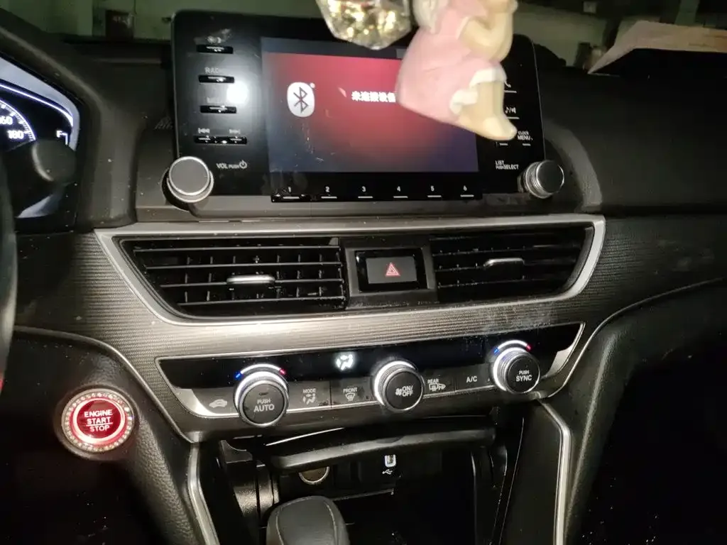 Honda Accord — фото 10
