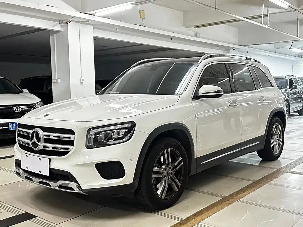 Mercedes-Benz GLB — фото 1