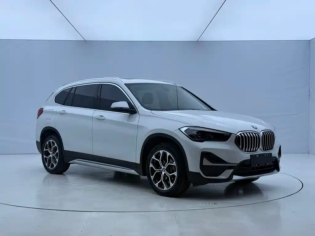BMW X1 — фото 9
