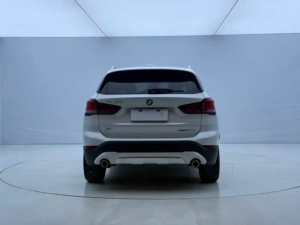 BMW X1 — фото 10