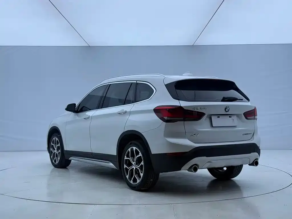 BMW X1 — фото 2