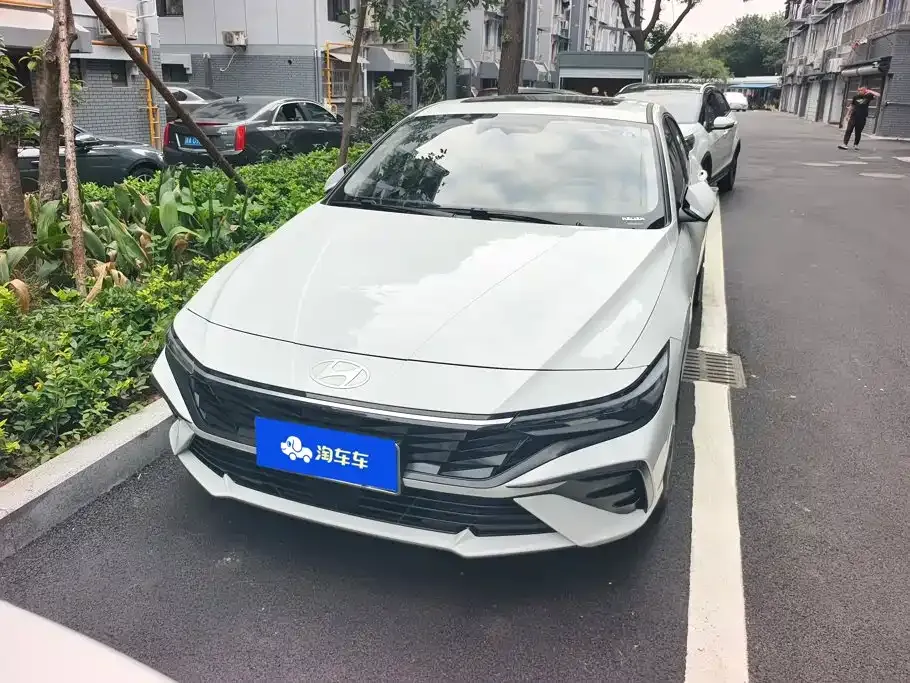 Hyundai Elantra — фото 4