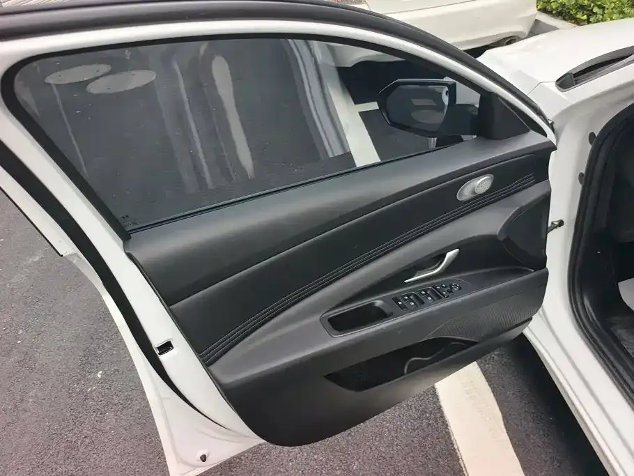 Hyundai Elantra — фото 8
