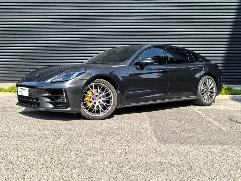 Porsche Panamera — фото 1