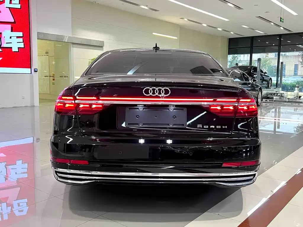 Audi A8 — фото 2