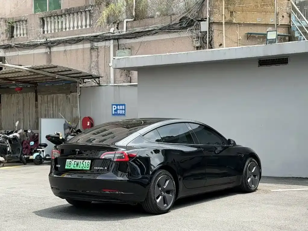 Tesla Model 3 — фото 7