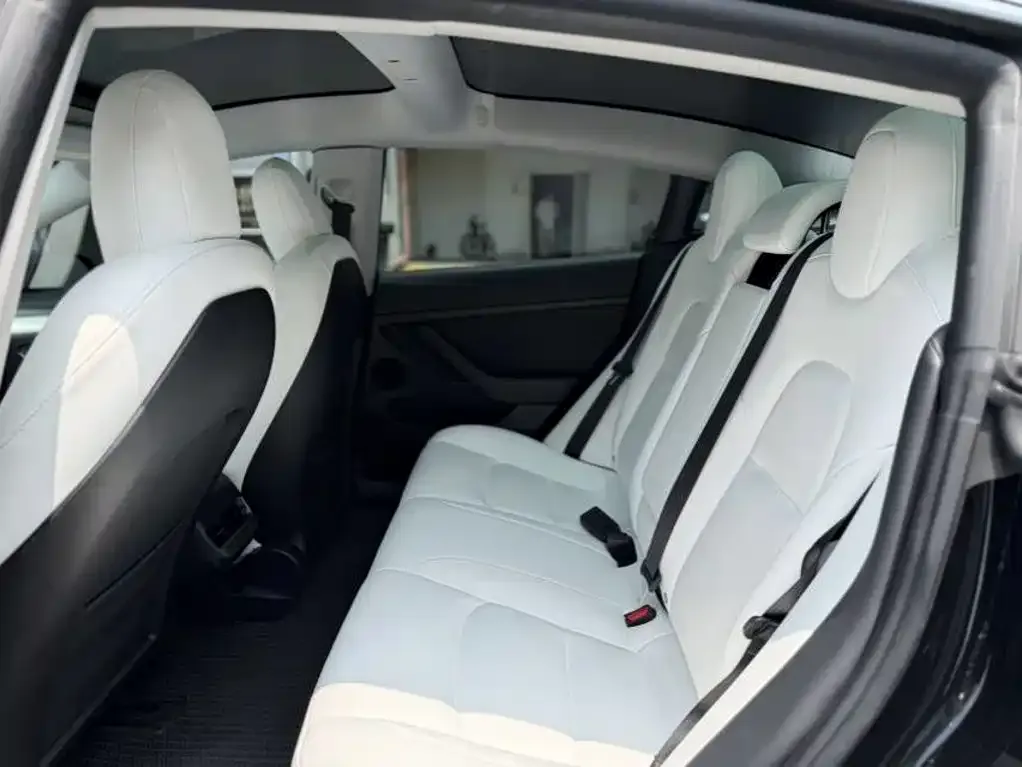 Tesla Model 3 — фото 3